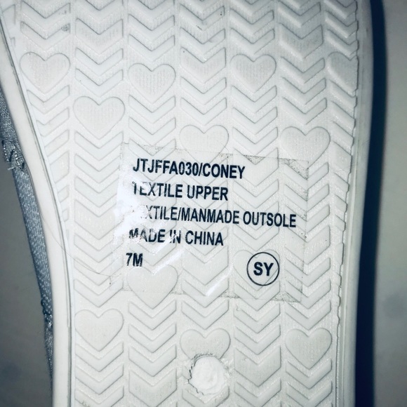 Light gray slip on shoes - Picture 4 of 6